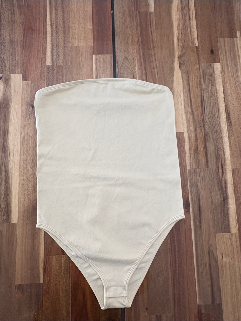 NWOT OQQ Sz S Cream Ribbed Strapless Bodysuit Top with Rubber Hold Y2K